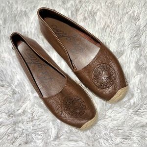 Brighton Groove Brown Leather Slip-Ons!